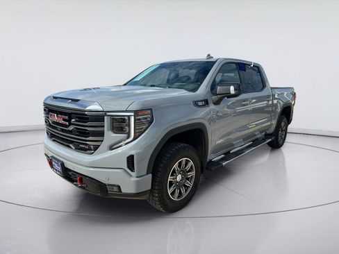 Used 2024 GMC Sierra 1500 AT4 w/ Technology Package AWD/4WD image 7