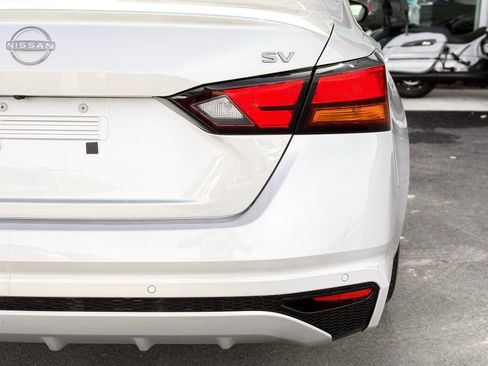 Used 2023 Nissan Altima 2.5 SV FWD image 10
