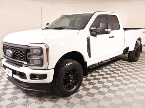 Used 2024 Ford F250 XL w/ STX Appearance Package AWD/4WD image 9