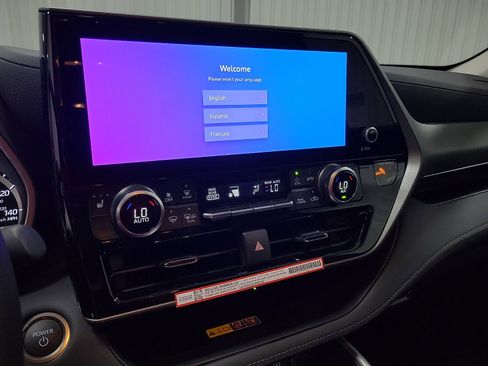 New 2026 Toyota Highlander XLE image 12