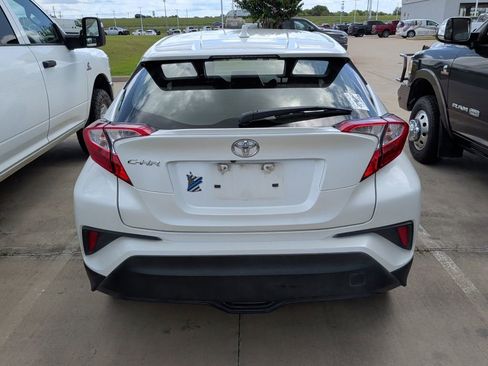 Used 2020 Toyota C-HR LE FWD image 6