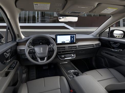 New 2025 Lincoln Corsair Reserve w/ Rear Removable Package Tray image 9