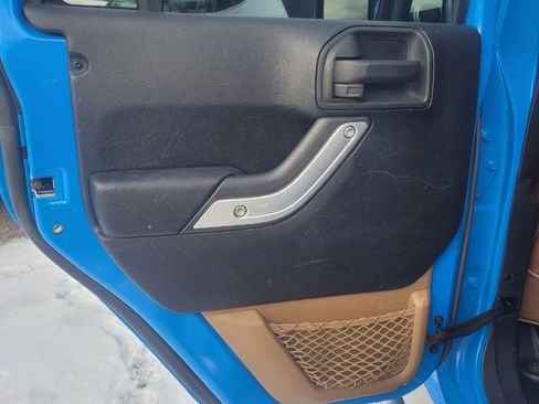 Used 2011 Jeep Wrangler Unlimited Rubicon w/ Dual Top Group image 25