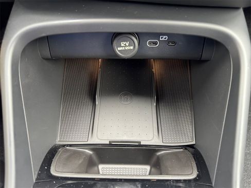 New 2026 Volvo XC40 B5 Plus w/ Protection Package Premier image 17