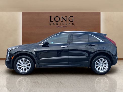 Certified 2023 Cadillac XT4 Luxury w/ Cold Weather Package image 2