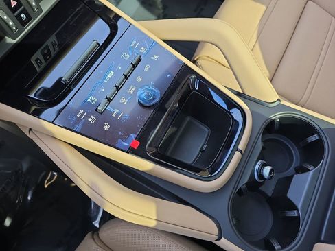 New 2026 Porsche Cayenne Coupe image 19