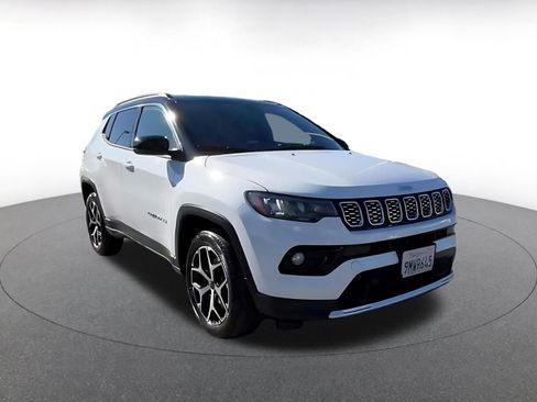 Used 2025 Jeep Compass Limited image 3