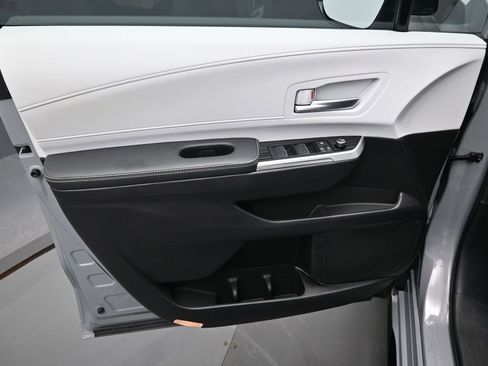 Certified 2025 Toyota Sienna XSE w/ XSE Plus Package image 11