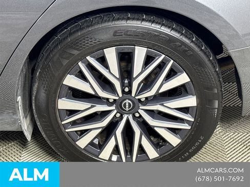 Used 2025 Nissan Altima 2.5 SV FWD image 23