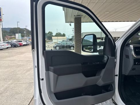 Used 2024 Ford F250 XL w/ XL Driver Assist Package AWD/4WD image 11
