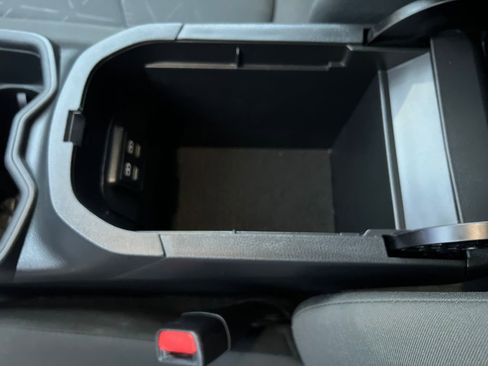 Used 2024 Toyota RAV4 XLE FWD image 21