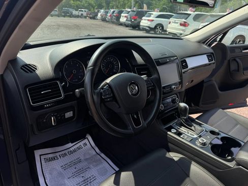 Used 2014 Volkswagen Touareg Sport AWD/4WD image 13