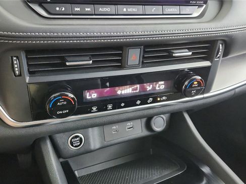 Certified 2023 Nissan Rogue SV image 31