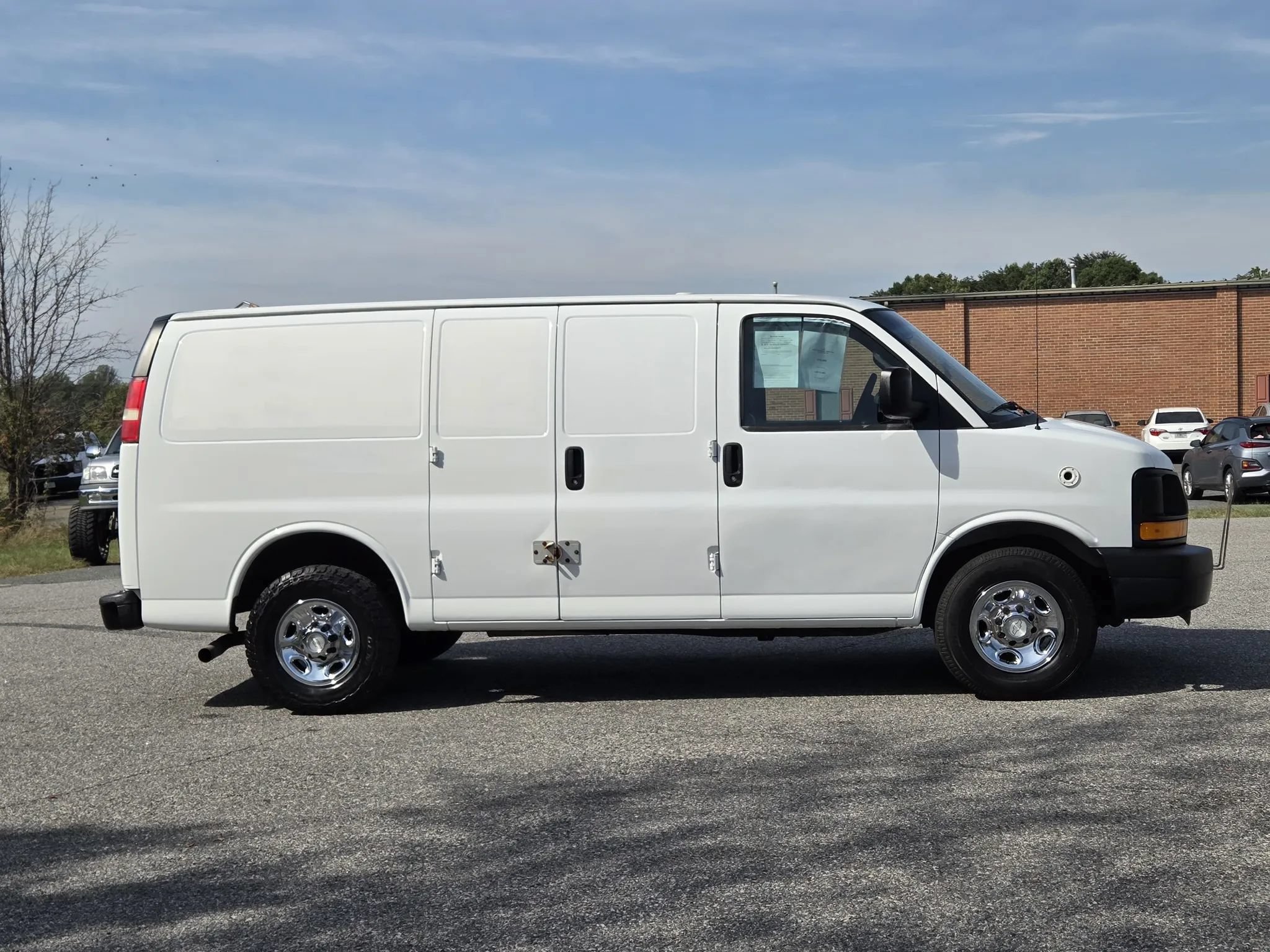 Used 2016 Chevrolet Express 3500 RWD image 5