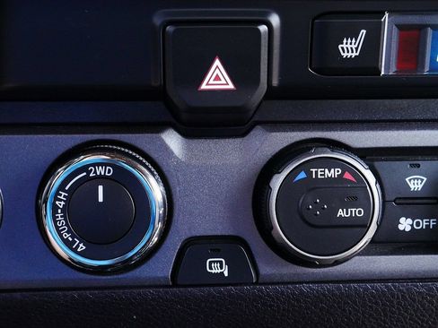 Used 2021 Toyota Tacoma TRD Off-Road w/ TRD Premium Off Road Package AWD/4WD image 45