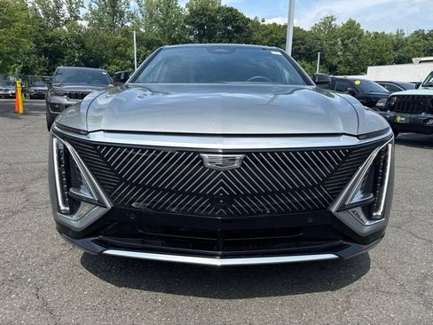 Used 2024 Cadillac Lyriq Luxury w/ LPO, Floor Liner Package AWD/4WD image 2