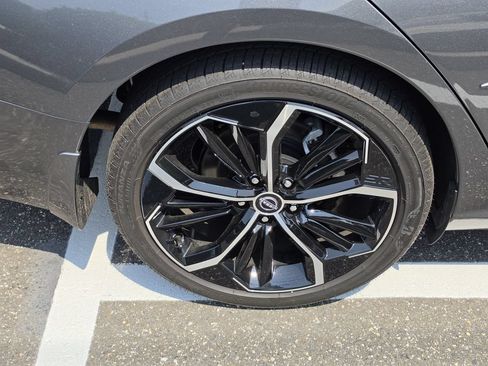 Certified 2025 Nissan Altima 2.5 SR FWD image 8