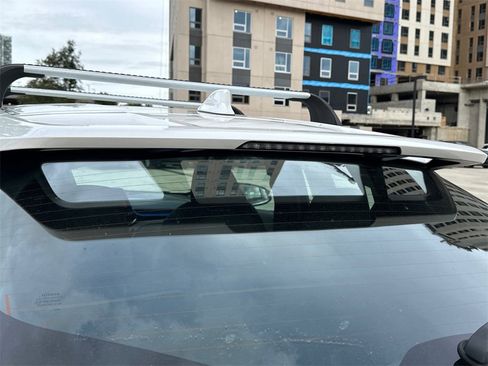 Used 2022 Toyota C-HR XLE image 13