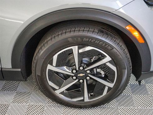 New 2026 Chevrolet Equinox EV LT image 11