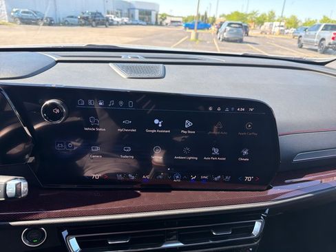 New 2026 Chevrolet Traverse RS w/ LPO, Floor Liner Package AWD/4WD image 17