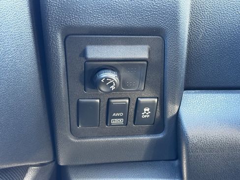 Used 2013 Nissan Rogue SV image 27