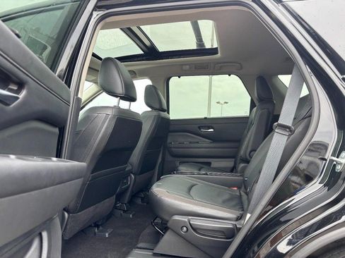 Used 2023 Nissan Pathfinder SL w/ SL Premium Package AWD/4WD image 14