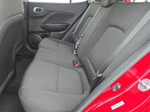 Used 2023 Hyundai Venue SE image 26