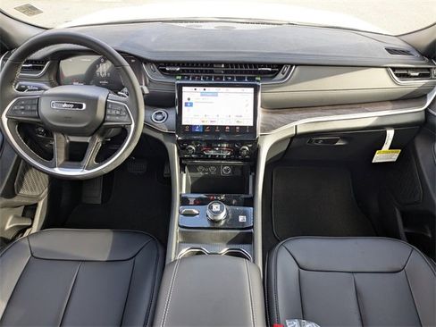 New 2025 Jeep Grand Cherokee Limited image 15