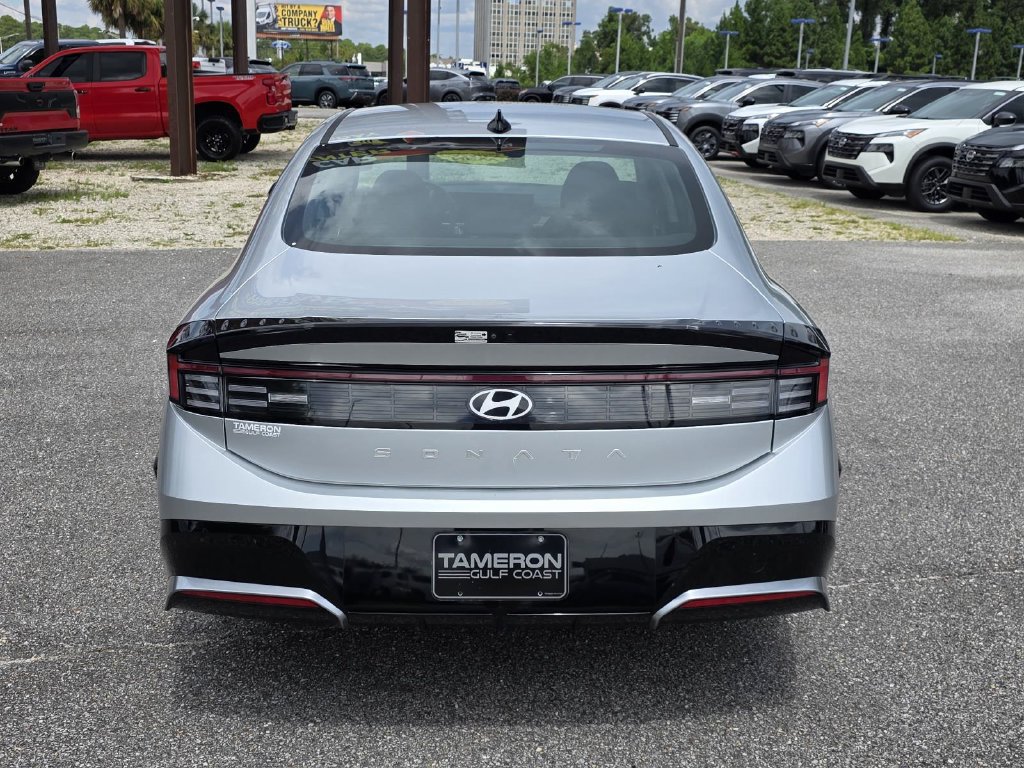 Used 2025 Hyundai Sonata SEL FWD image 3