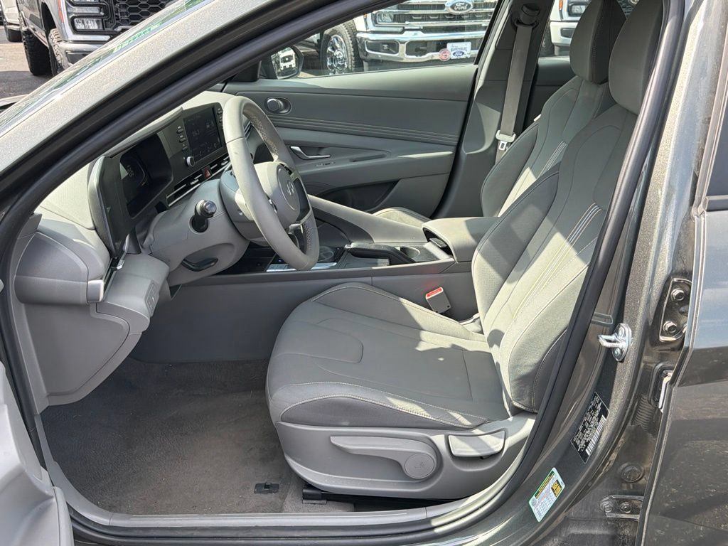 Used 2026 Hyundai Elantra Sport FWD image 14