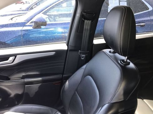 Used 2025 Ford Escape Platinum AWD/4WD image 22