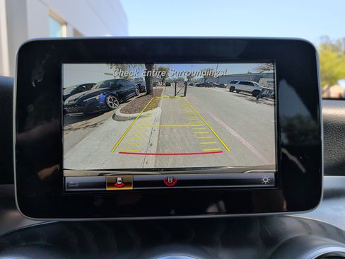 Used 2018 Mercedes-Benz GLC 300 image 24