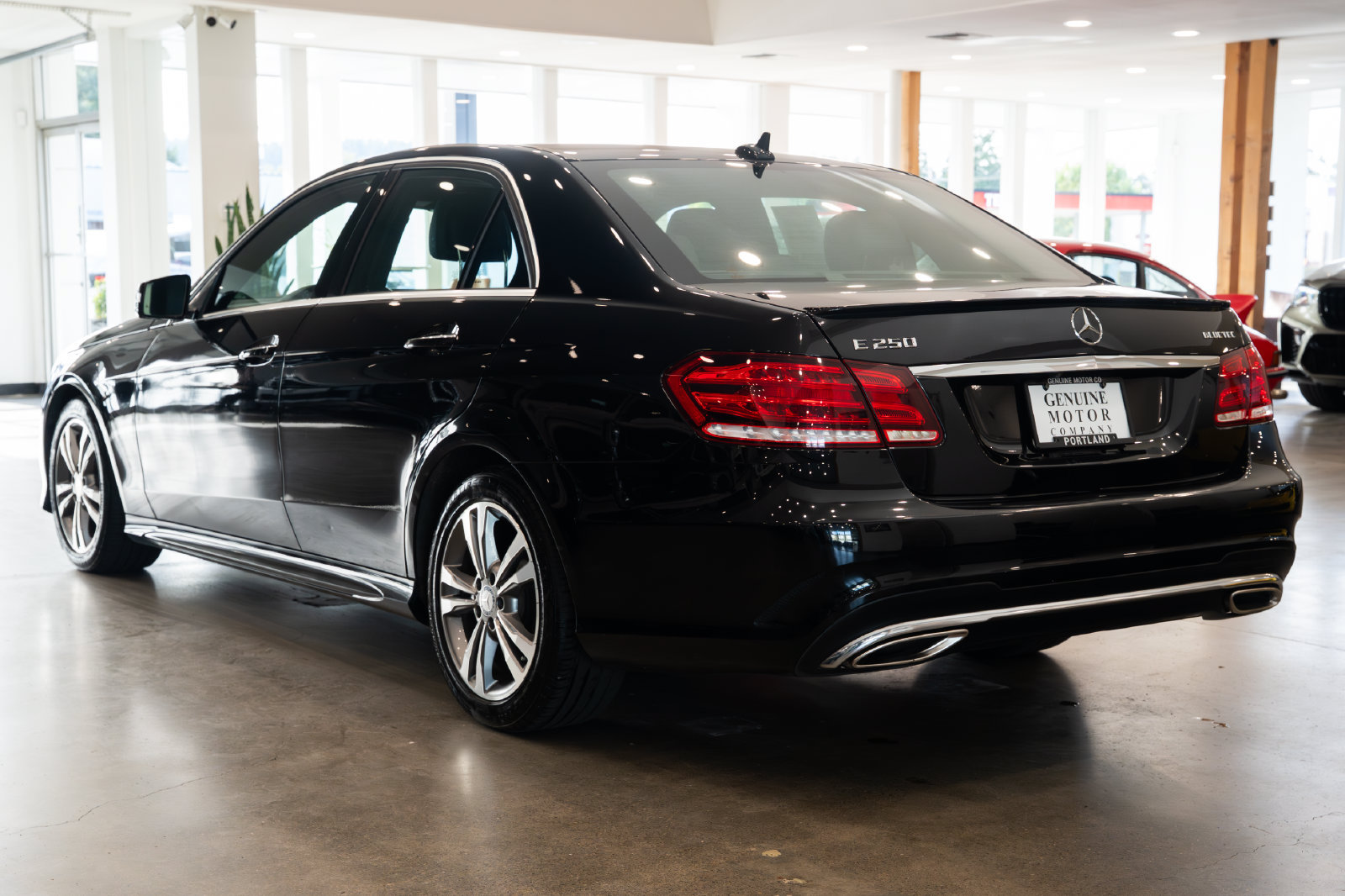 Used 2015 Mercedes-Benz E 250 BlueTEC Sedan image 6
