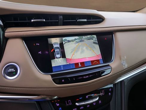 Used 2019 Cadillac XT5 Platinum AWD/4WD image 14