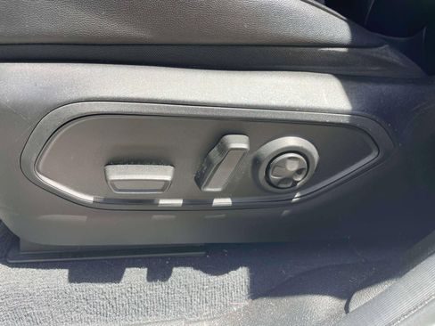 Used 2023 Jeep Grand Cherokee Limited AWD/4WD image 17