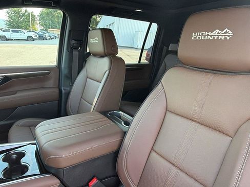 New 2026 Chevrolet Suburban High Country AWD/4WD image 5