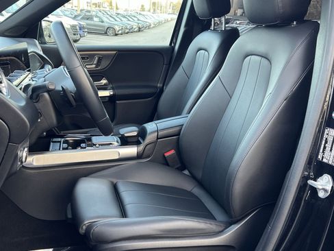 Certified 2022 Mercedes-Benz GLB 250 4MATIC image 11