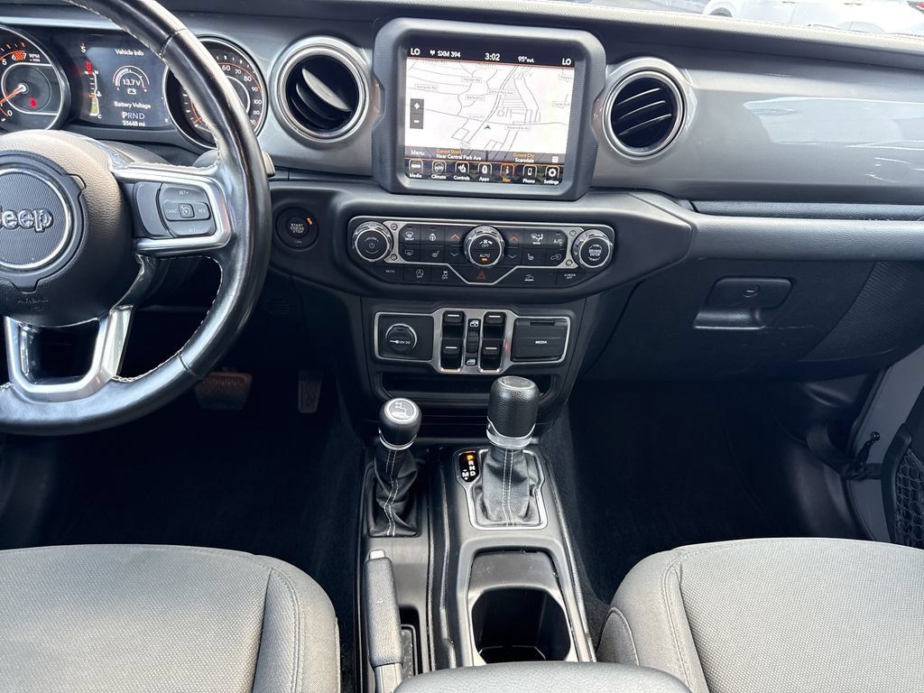 Used 2021 Jeep Wrangler Unlimited Sahara AWD/4WD image 16