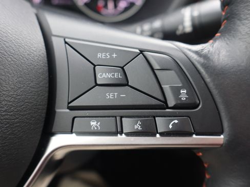 Used 2024 Nissan Sentra SR w/ SR Premium Package image 16