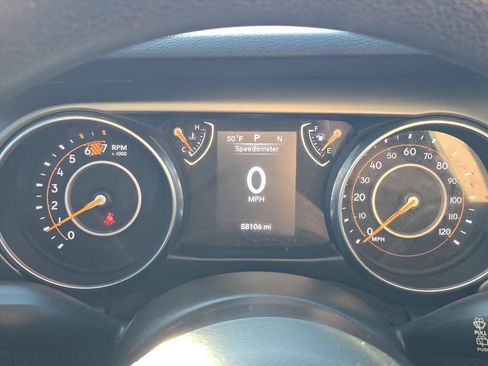 Used 2018 Jeep Wrangler Unlimited Sport image 14