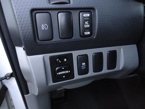 Used 2015 Toyota Tacoma PreRunner image 15