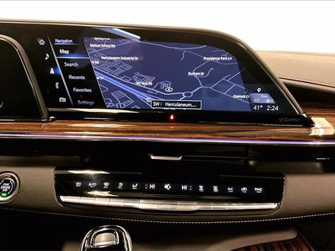 Used 2023 Cadillac Escalade Premium Luxury image 27