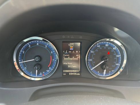 Used 2018 Toyota Corolla SE FWD image 16