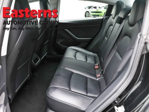 Used 2021 Tesla Model 3 Standard Range Plus image 19