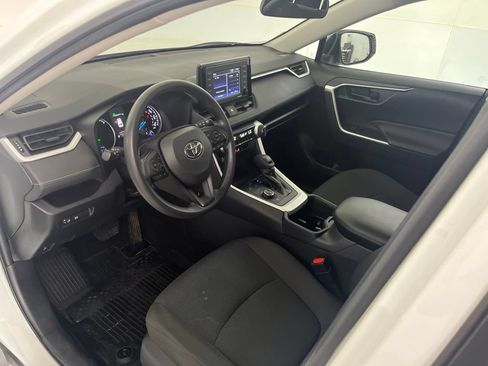 Used 2022 Toyota RAV4 LE AWD/4WD image 25