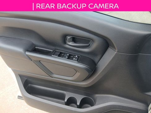 Used 2017 Nissan Titan S AWD/4WD image 11