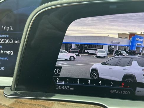 Used 2024 Cadillac Escalade Sport Platinum w/ LPO, ONYX Package image 29