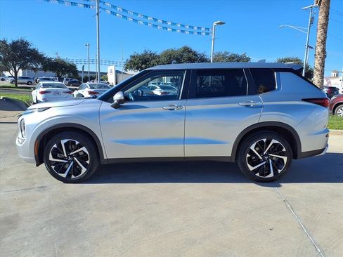 Used 2024 Mitsubishi Outlander SE image 4