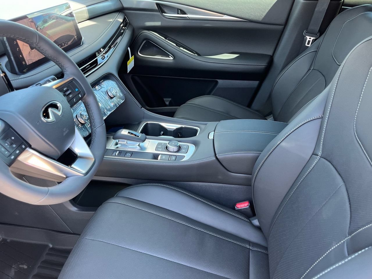 New 2027 INFINITI QX60 Luxe FWD image 17