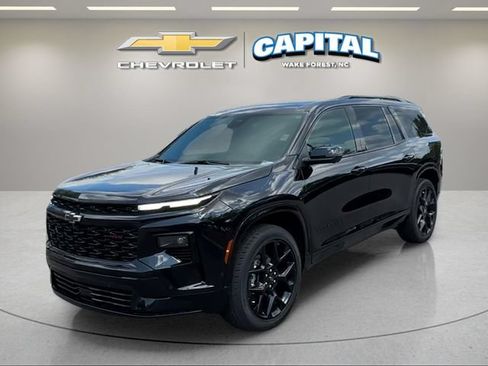 Used 2026 Chevrolet Traverse RS FWD image 1